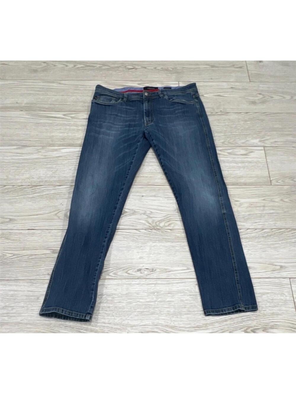 Ferrari Men's Blue Light Wash Jeans SIZE 34X32 $1,198